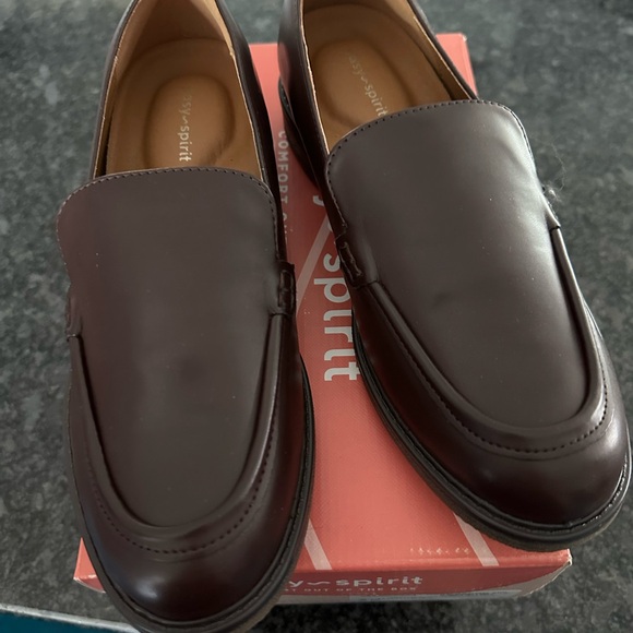Easy Spirit Shoes - Brand new in box Easy Spirit Women’s Juniper3 Brown Slip-On Loafers